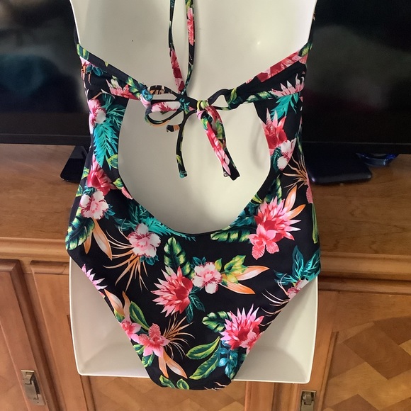 Shade & Shore one piece swimsuit black floral 36C 10/12 NWOT ties back box 1,000 - Picture 9 of 16